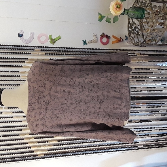 Chic Bryan Walker Top - Picture 6 of 9